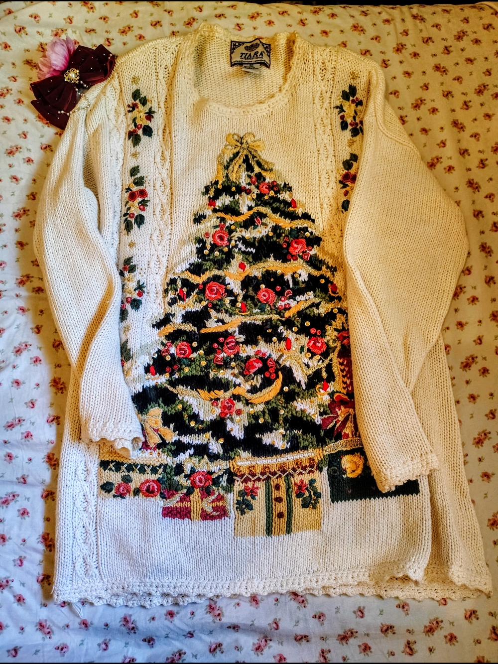 🎄 TIARA Cream Holiday Size L Christmas Tree Sweater